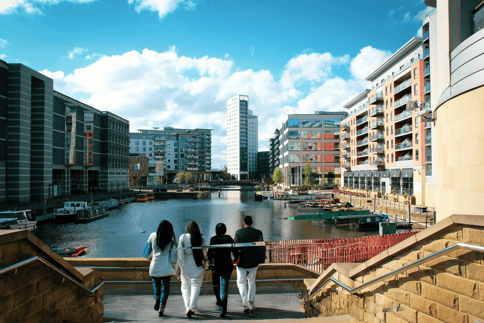 Leeds’ Best Walking Routes: Explore the City’s Hidden Gems